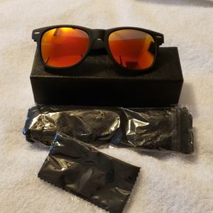 UNISEX SUNGLASSES